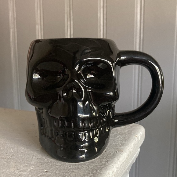 NWT- 16.9floz- Black Ceramic Glazed Skull 💀 Mug - Picture 13 of 16
